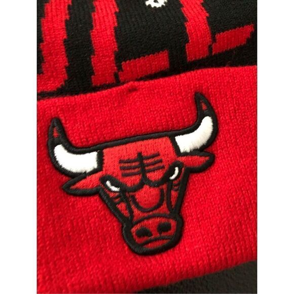NBA Chicago Bulls Knit Pom Cuff Beanie One Size - Picture 3 of 5